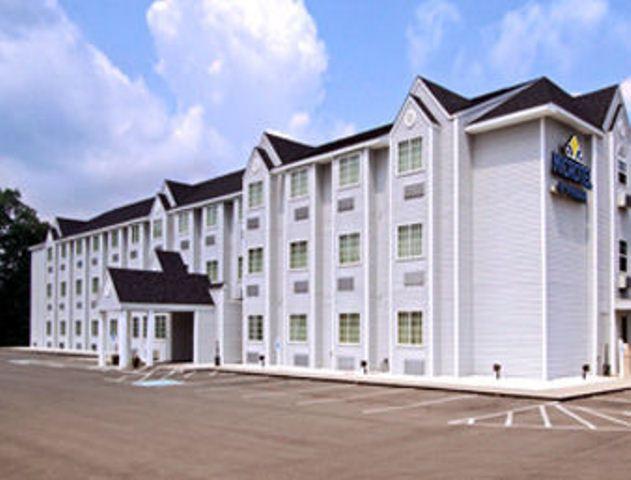 Microtel Inn And Suites Gassaway Exterior photo